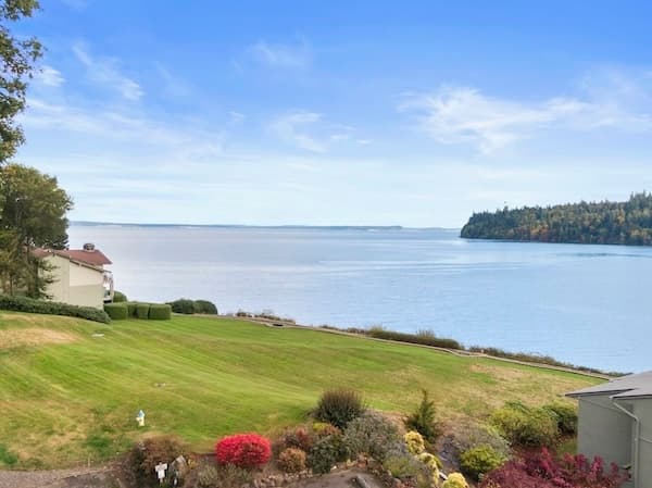 Stay at the Hudson Port Ludlow